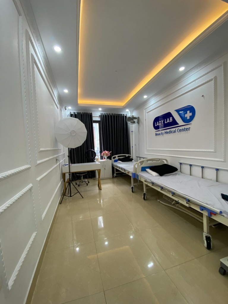 Bán nhà ngã tư Chợ Mơ - Bạch Mai: 32m², 5 tầng, thang máy, 13.95 tỷ