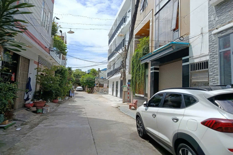 Bán đất thổ cư 126m2 đường Lê Văn Hưu, Mỹ An, Ngũ Hành Sơn, Đà Nẵng. Giá 7.5 tỷ, sổ đỏ, hướng Đông
