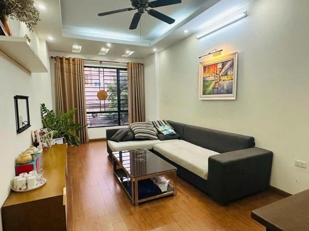 Nhà phố 54m2x5 Tầng, Gara Ô Tô, Vị Trí Đắc Địa - Giá 18.8 Tỷ