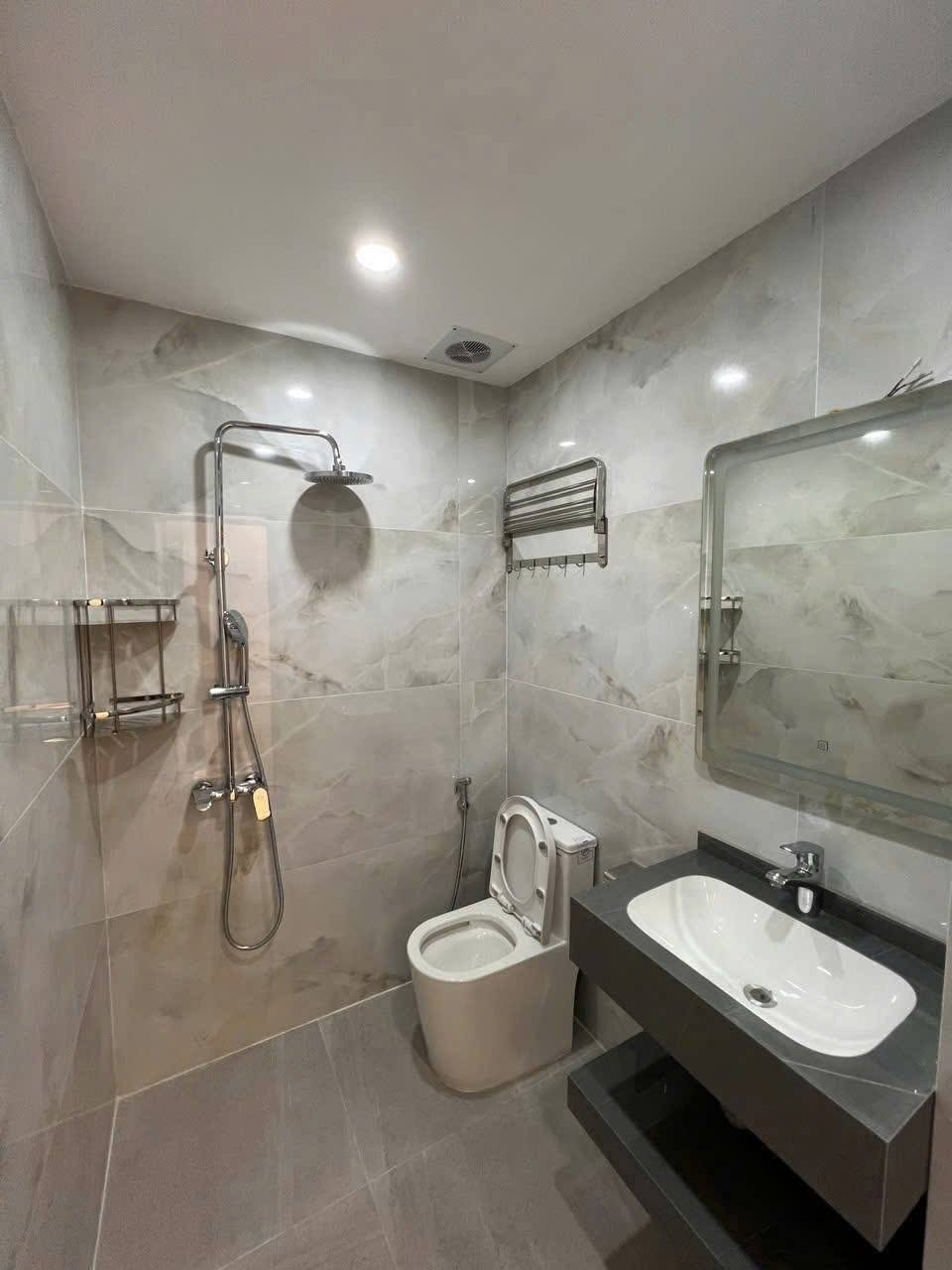 Bán nhà liền kề KĐT Văn Khê 85m2, MT 5m, Thang Máy, Giá 19.5 Tỷ