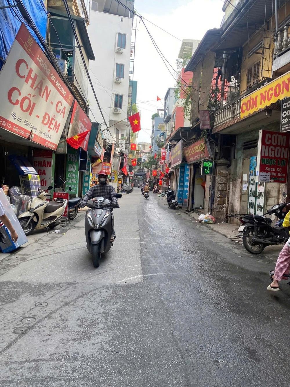 Mặt Phố Triều Khúc - Tòa Nhà Kinh Doanh Khủng, Full Hàm, Thang Máy, Giá 36 Tỷ
