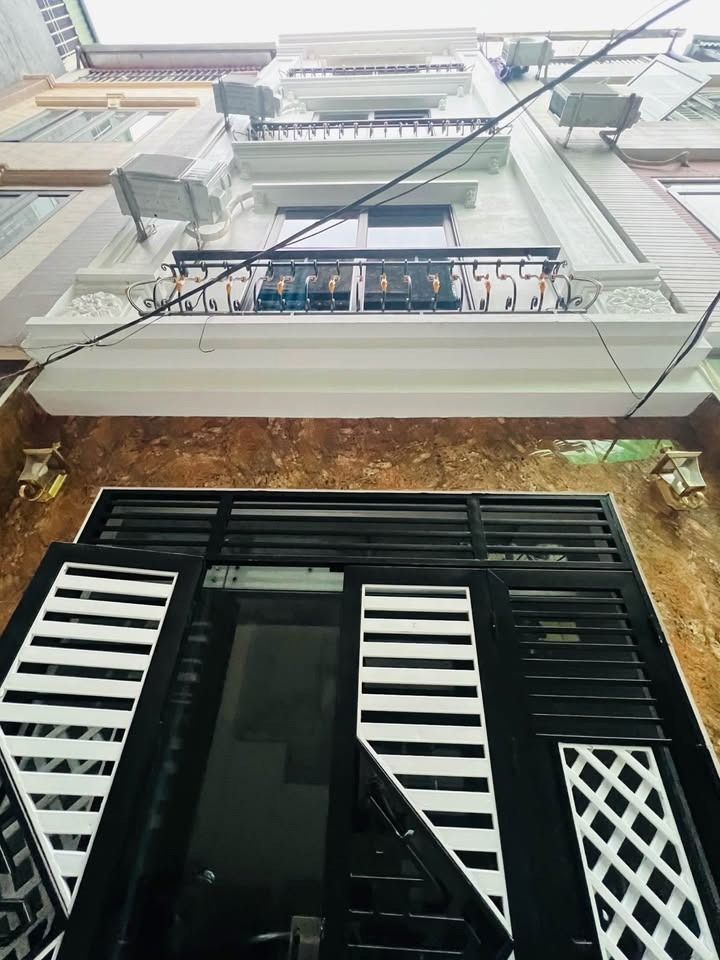 Nhà 5 Tầng Kim Chung Giá Rẻ - Vị Trí Đắc Địa, Tiện Ích Vượt Trội