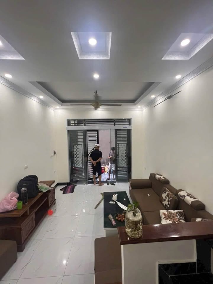 Nhà 5 Tầng Kim Chung Giá Rẻ - Vị Trí Đắc Địa, Tiện Ích Vượt Trội