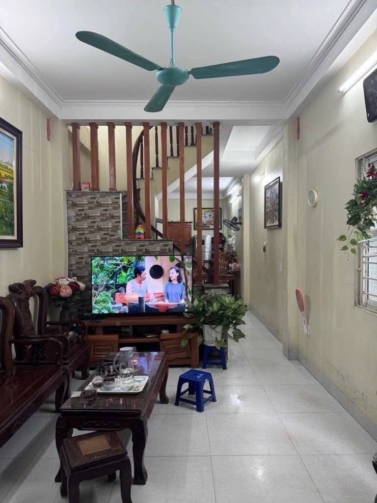 Bán Nhà Đẹp 43m2, 3 Tầng, Gần Khu Đất Dịch Vụ 25.2ha - Giá 6.19 Tỷ