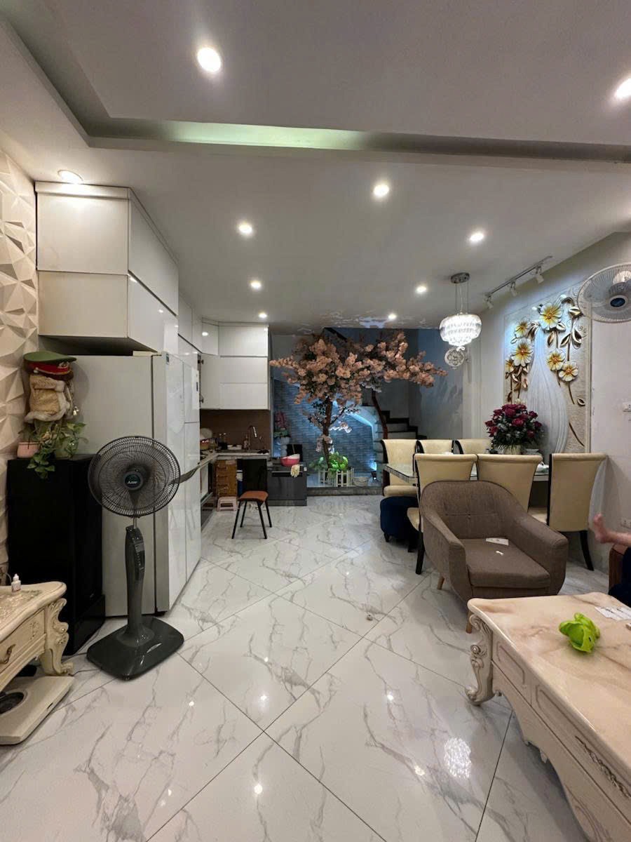 Bán tòa nhà mặt phố Trung Phụng - 86m2, 7 Tầng, Thang Máy, Giá 48.5 Tỷ