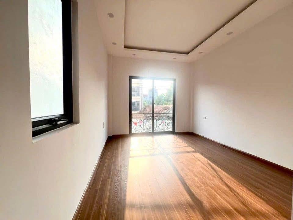 Nhà Kim Chung 31m² 5 Tầng, 10m Ô Tô, Giá 4.7 Tỷ - Vị Trí Đắc Địa