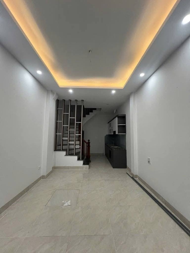 Nhà Kim Chung 31m² 5 Tầng, 10m Ô Tô, Giá 4.7 Tỷ - Vị Trí Đắc Địa