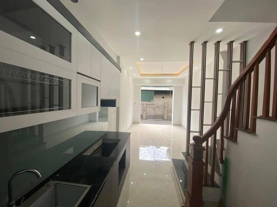 Nhà Kim Chung 31m² 5 Tầng, 10m Ô Tô, Giá 4.7 Tỷ - Vị Trí Đắc Địa