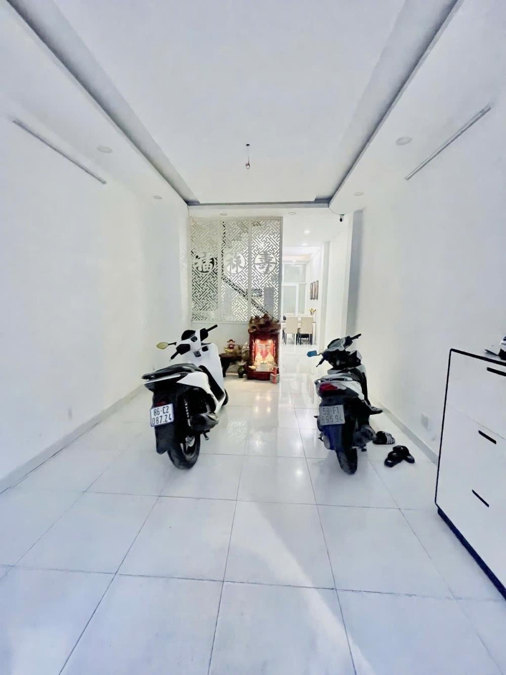 Bán nhà HXH Cao Thắng, Quận 10 - 4x13m, 3 Lầu, Giá 12.5 tỷ