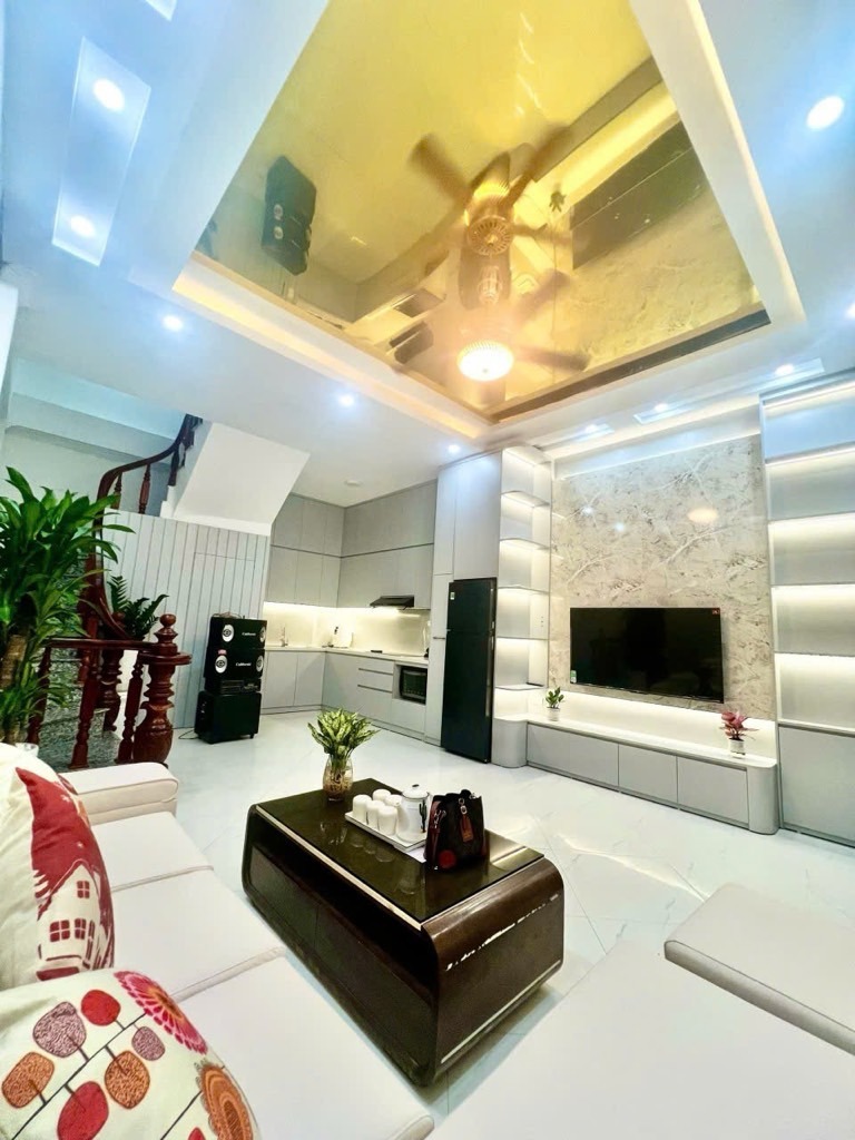 Nhà phố Trường Chinh: 43m2, 5 Tầng, 8.85 Tỷ - Vị Trí Đắc Địa, Tiện Ích Vô Vàn