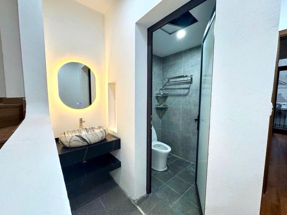 Bán Gấp Nhà Phố Pháo Đài Láng - 45m2, 4 Tầng, Giá 8 Tỷ - Vị Trí Đắc Địa