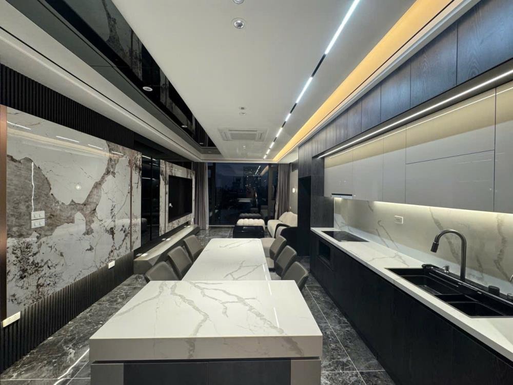 Bán nhà Cổ Linh, Long Biên 7 tầng, 52m², MT 4.7m - Giá 16 tỷ (Ô tô tránh)