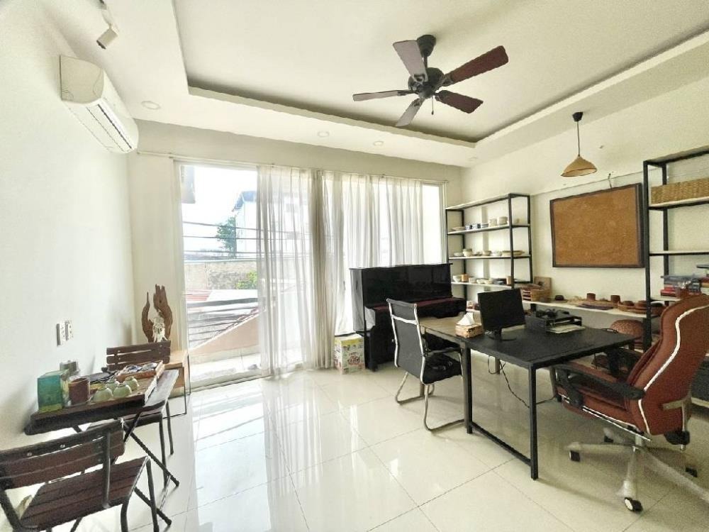 Bán Nhà HXH 60m2, 4PN, Quận 7 - Giá 10 Tỷ - Huỳnh Tấn Phát