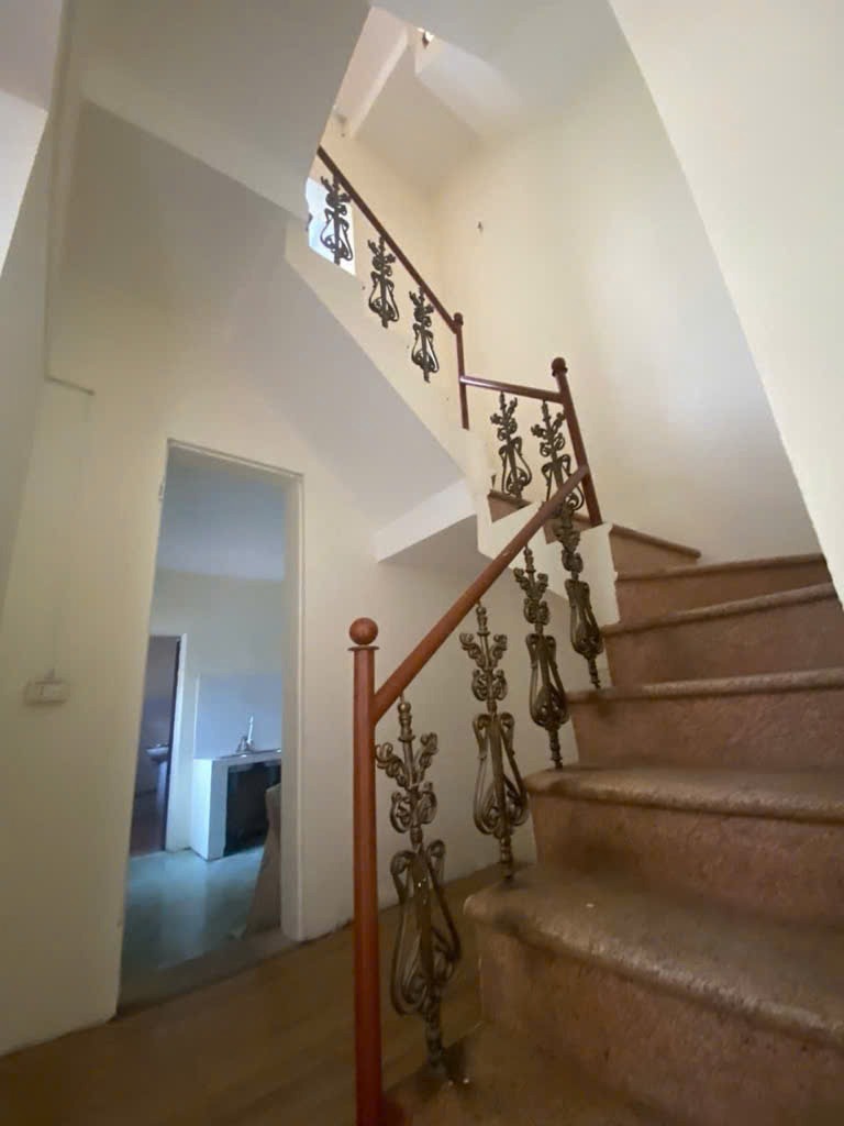 Bán nhà 3 tầng Lương Quy, Xuân Nộn - 112m2, Có Sân, Đỗ Ô Tô VF3