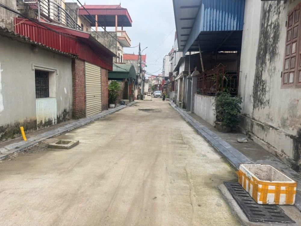 Bán nhà 3 tầng Lương Quy, Xuân Nộn - 112m2, Có Sân, Đỗ Ô Tô VF3