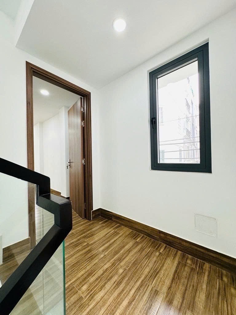Nhà Đẹp 4 Tầng Bình Thạnh - 9m Mặt Tiền - Hẻm Xe Hơi - An Ninh