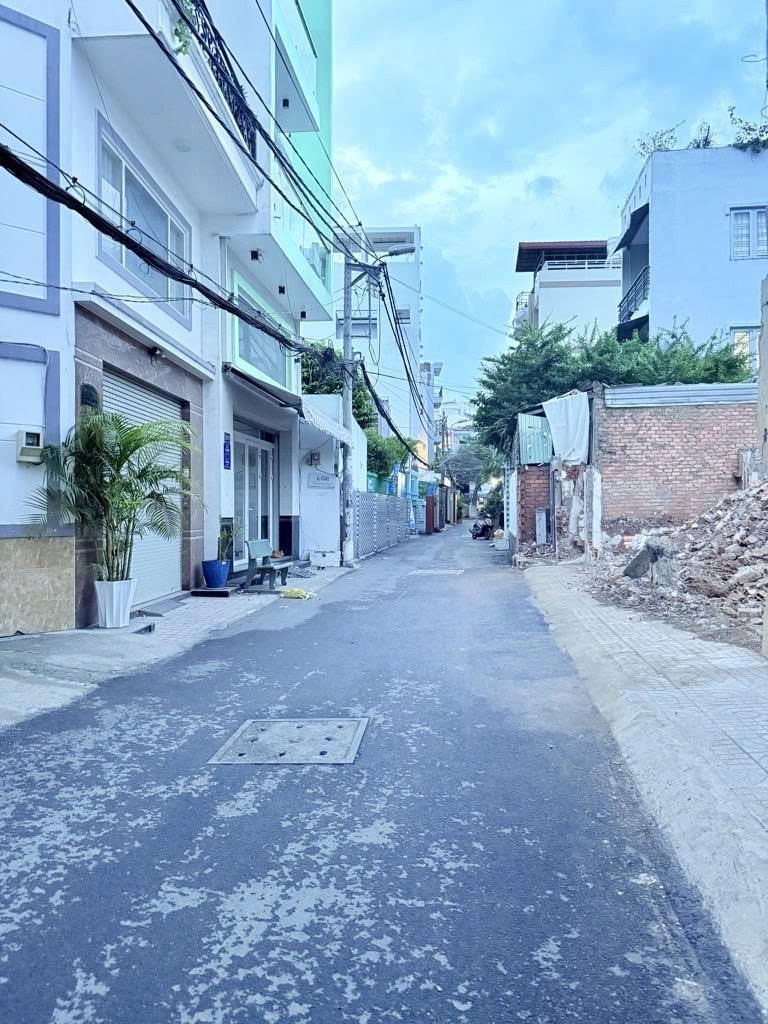 Nhà Đẹp 4 Tầng Bình Thạnh - 9m Mặt Tiền - Hẻm Xe Hơi - An Ninh
