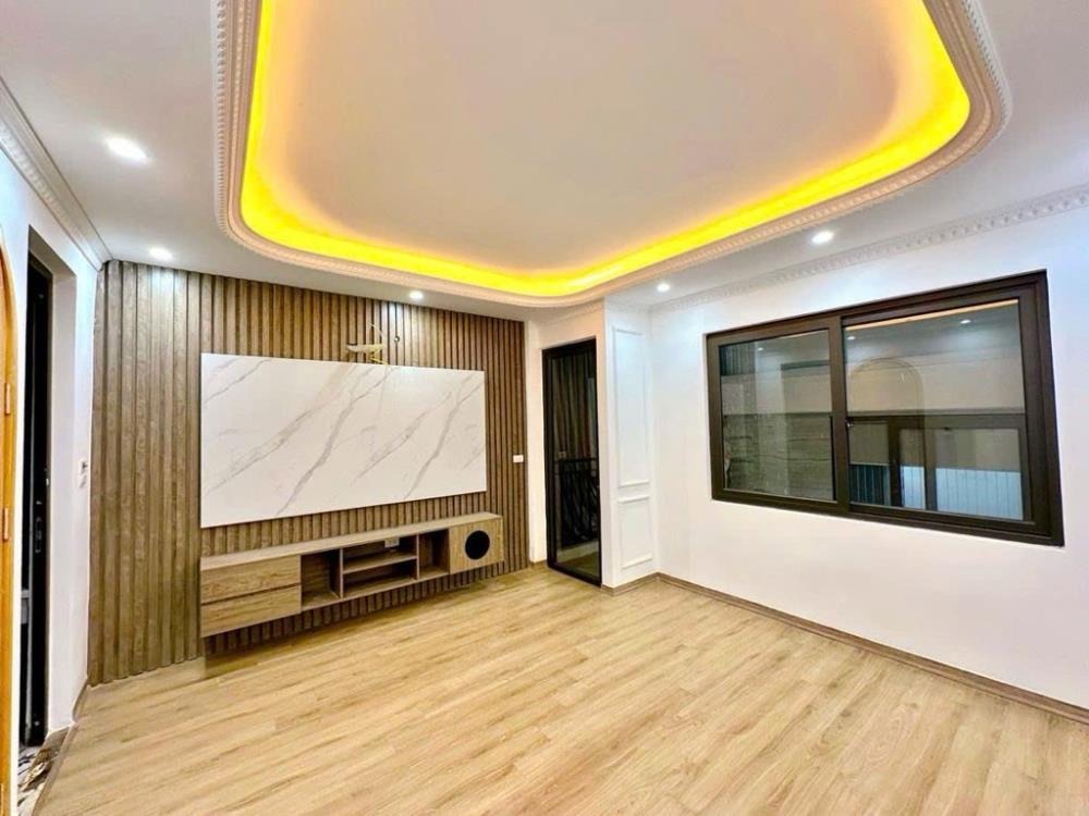 Nhà Mới Xây 7 Tầng, Thang Máy, Ngã Tư Sở - Vị Trí Đắc Địa, Tiện Ích Vượt Trội