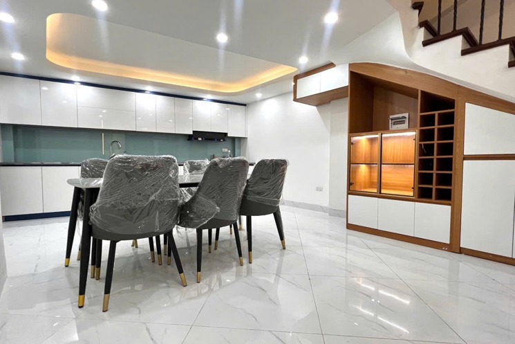 BÁN NHÀ NGỌC THUỴ- FULL NỘI THẤT- 48M-NHỈNH NHỈNH 8 TỶ( TL)