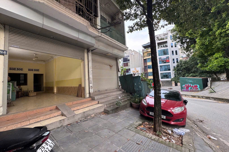 Hót Đất đường Bưởi, 31m,  tặng nhà 2 tầng, Tây hồ view thoáng, oto đỗ cửa, hiếm