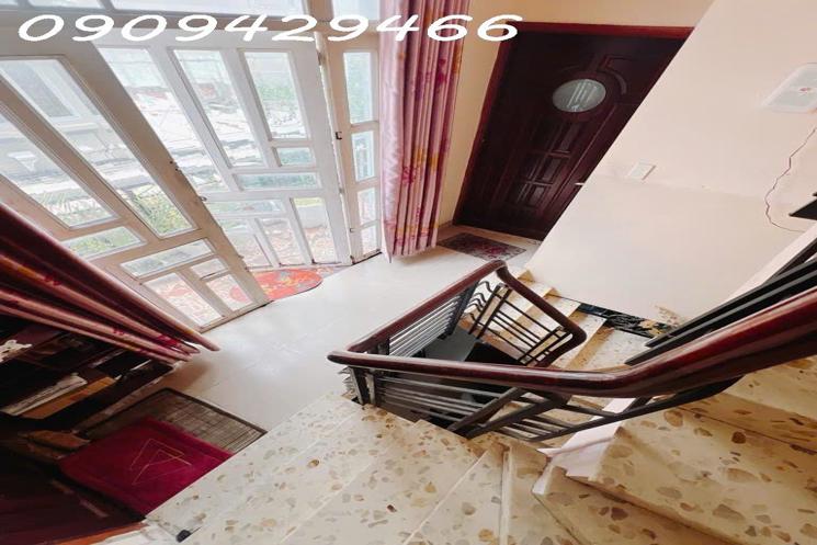 3,9 TỶ - QUẬN 7 - HẺM XE HƠI - SỔ HỒNG RIÊNG - GẦN ĐƯỜNG NGUYỄN HỮU THỌ