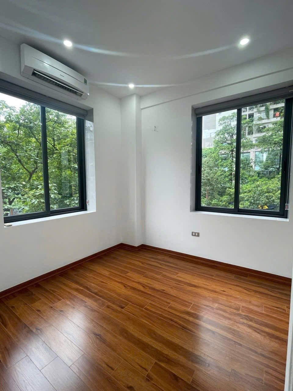 Căn hộ Trung Hòa Nhân Chính 59m2 Full Nội Thất - Giá 5.4 Tỷ