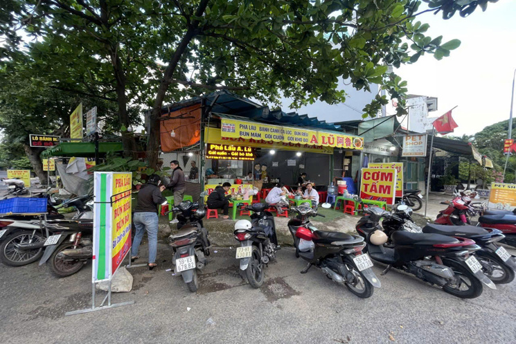 Quận Thủ Đức , Nhanh Còn ! Sang Quán Phá Lấu – Bún Bò – Bún Riêu , Lượng Khách Đông, Tel :