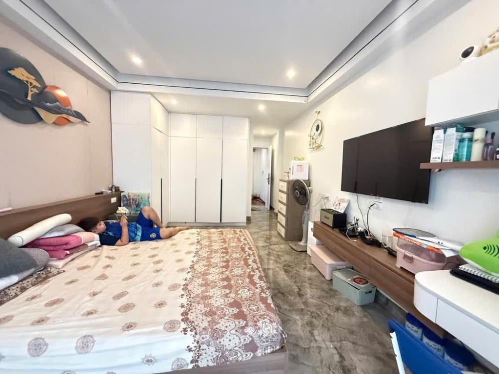 Bán nhà Kim Đồng, 6 Tầng, Ô Tô Tải Đỗ Cửa, Giá 13.6 Tỷ
