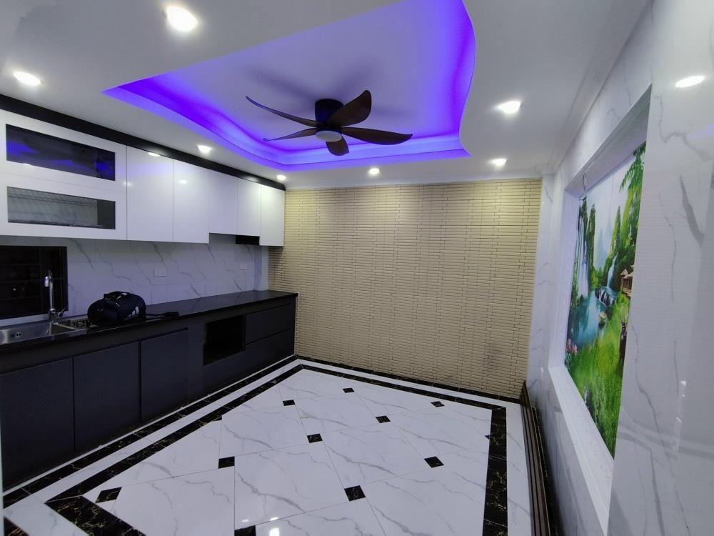 Bán nhà Văn Quán 5 Tầng, 38m2, Thang Máy, Giá 9.3 Tỷ - Thương Lượng