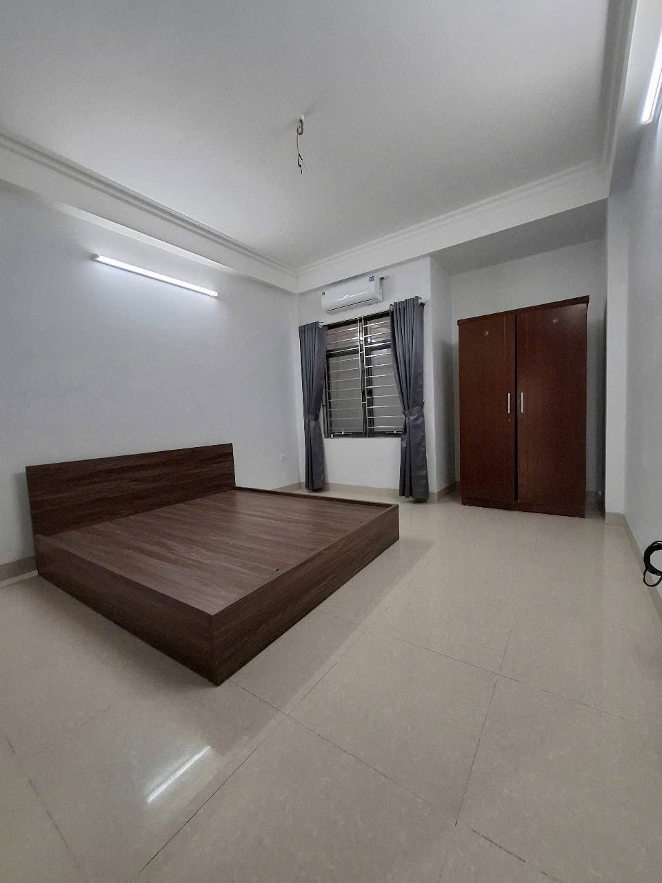 Mặt Phố Hoàng Công - Kinh Doanh Sầm Uất - Thang Máy - 56m2 - 18 Tỷ