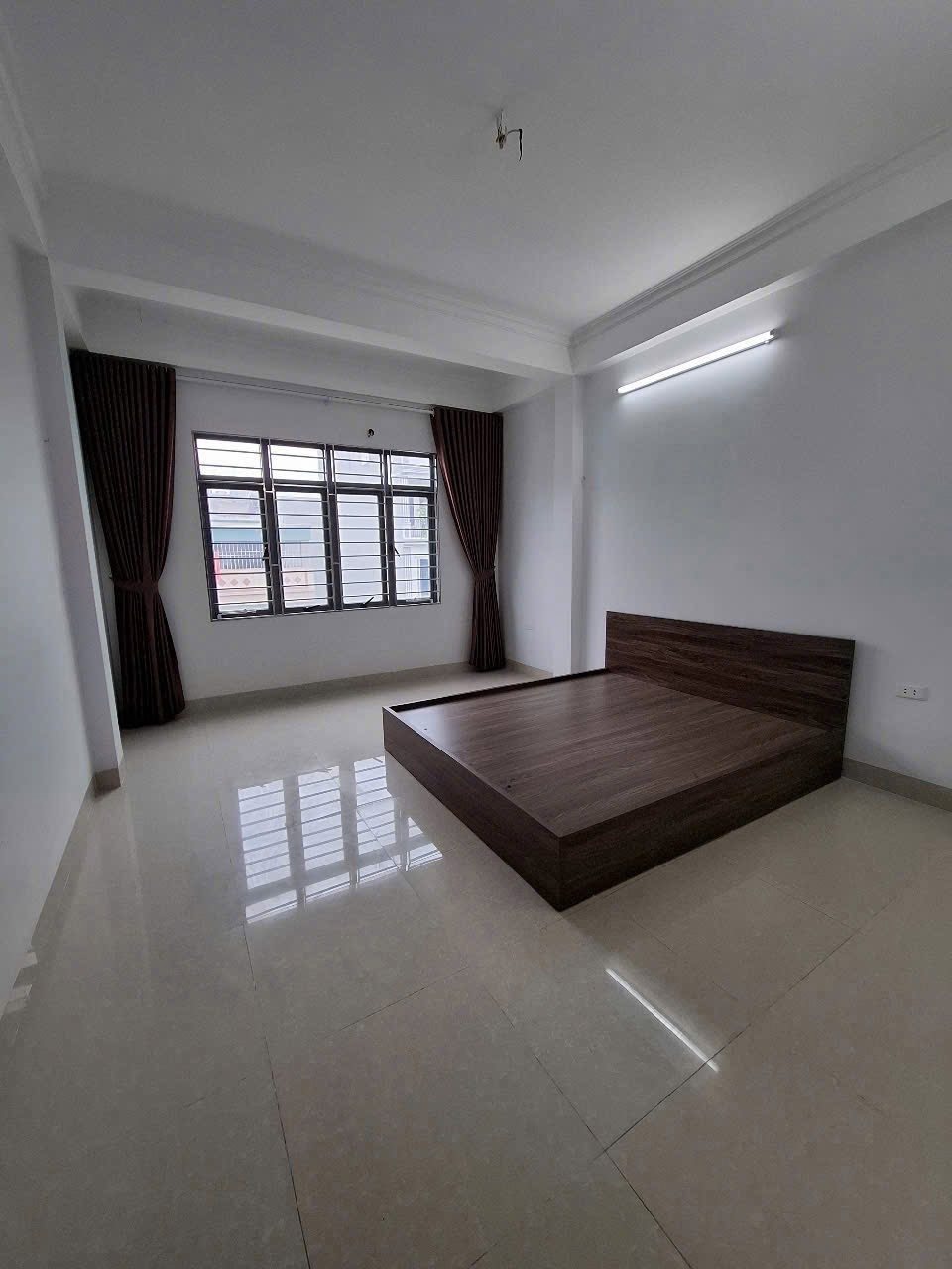 Mặt Phố Hoàng Công - Kinh Doanh Sầm Uất - 56m2 - 18 Tỷ