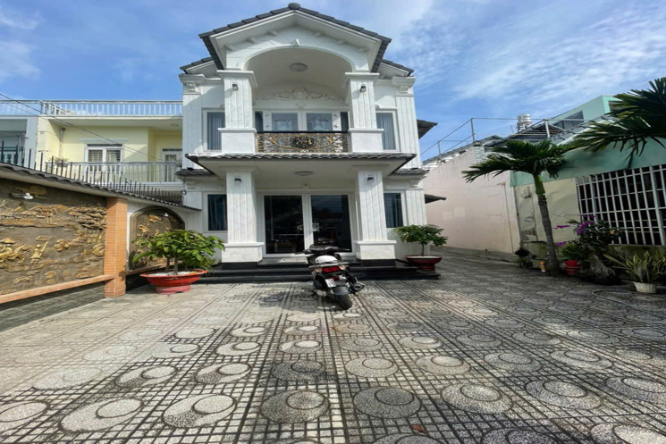 Nhà Mặt tiền 2 tầng HXH tránh 189m2, Vuông – Tân Thới Hiệp 21 Q12 1X