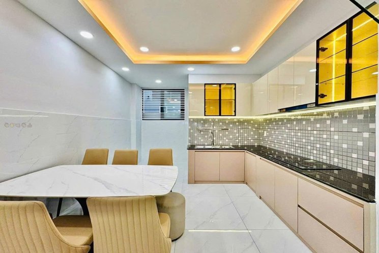 Nhà mới Vuông 4 tầng HXH né 62m2 – Ung Văn Khiêm Bình Thạnh