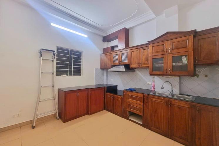 Chỉ 5,8 tỷ có ngay nhà gần phố Thụy Khuê 35m², 5 tầng, lô góc