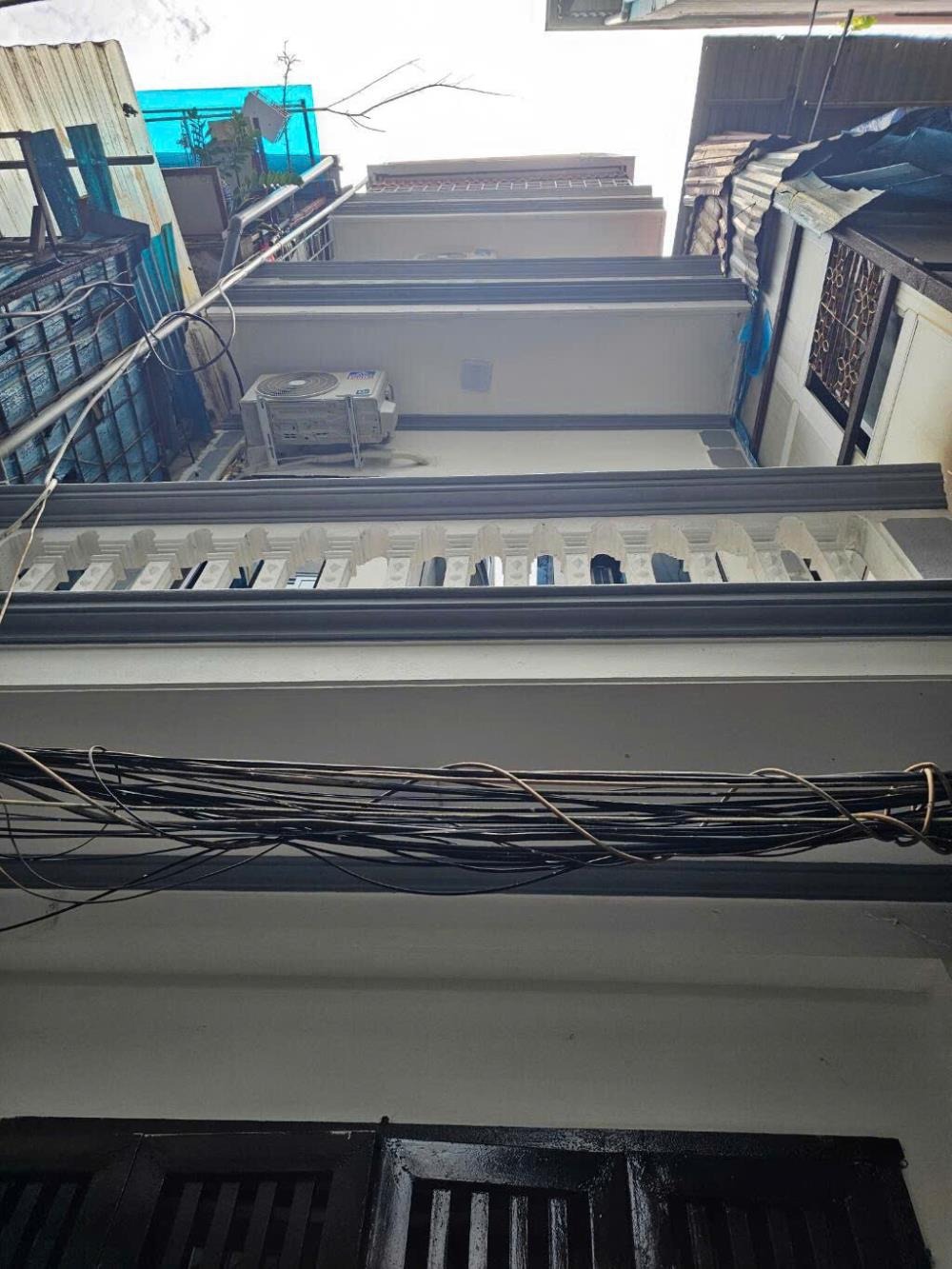 Bán Gấp Nhà Phố Đào Tấn 32m² x 4 Tầng, Giá Hơn 6 Tỷ - Vị Trí Đắc Địa