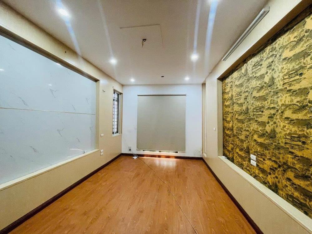 Nhà Mặt Phố Tôn Đức Thắng - 39m2 - 6 Tầng - Giá 27 Tỷ