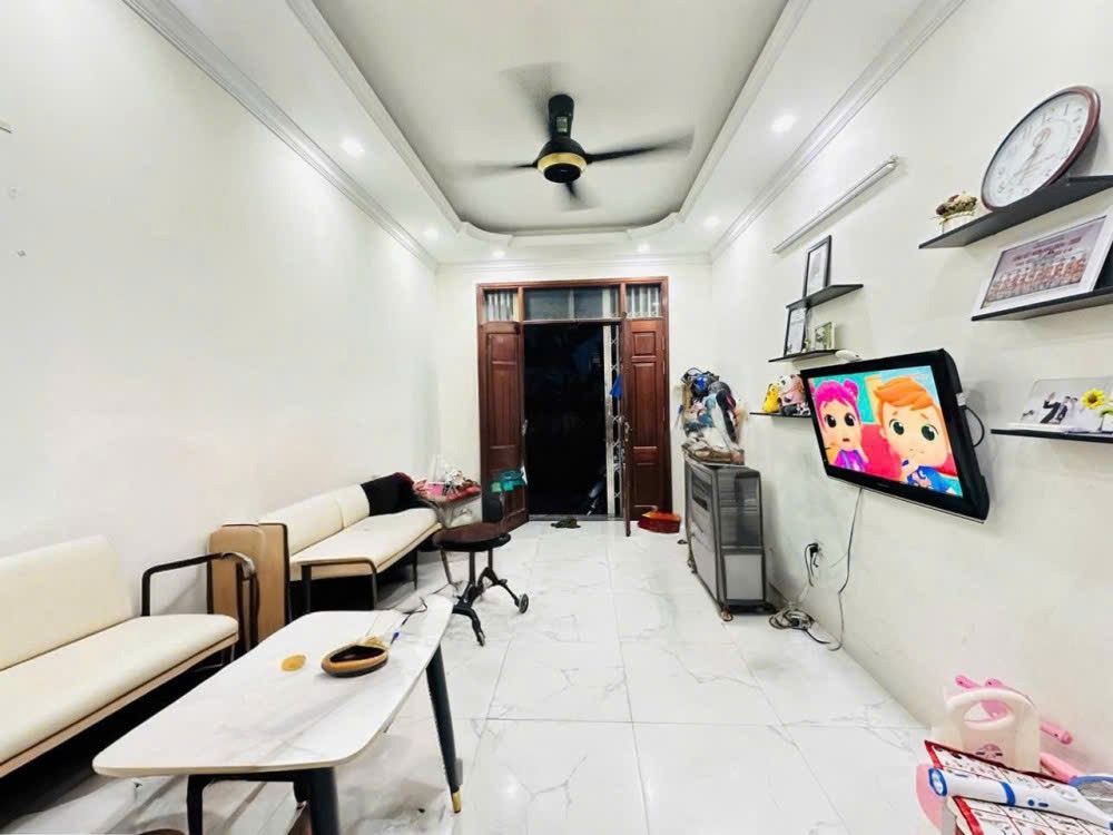 Bán Nhà Võ Chí Công, Cầu Giấy - 30m² - 5 Tầng - Full Nội Thất - Giá 7.5 tỷ