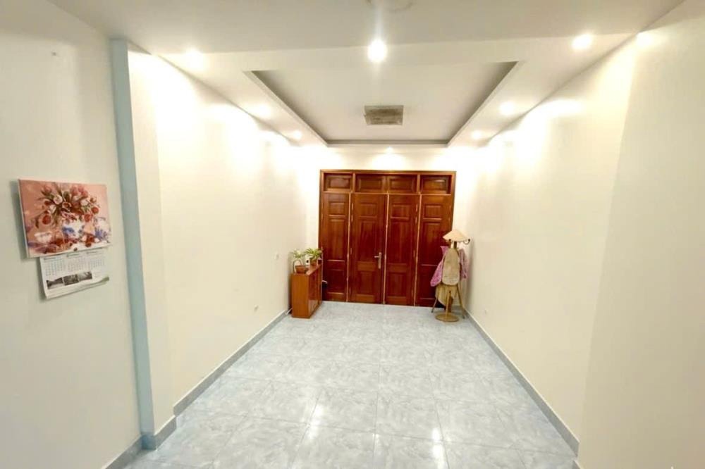Bán nhà phố Trung Kính 63m² - 4 Tầng - Giá 12.45 Tỷ (TL)