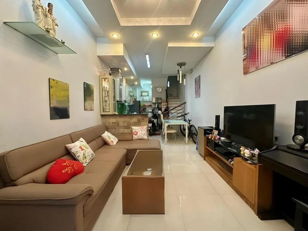 🏡 Bán nhà Quận 3 – 4 Tầng, HXH Nguyễn Đình Chiểu – 8.3 tỷ