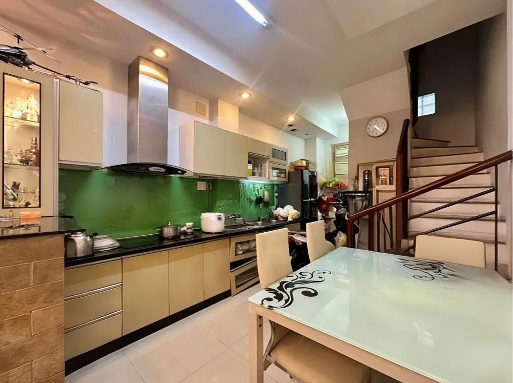 🏡 Bán nhà Quận 3 – 4 Tầng, HXH Nguyễn Đình Chiểu – 8.3 tỷ