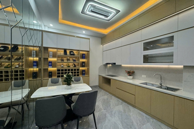 HOA HẬU THANH XUÂN - GARA 7 CHỖ - 10 MÉT RA HỒ - FULL NỘI THẤT VIP