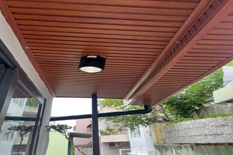 Nhà Nở hậu 3 tầng Đường 3m 8.5m2 – CMT8 Quận 3
