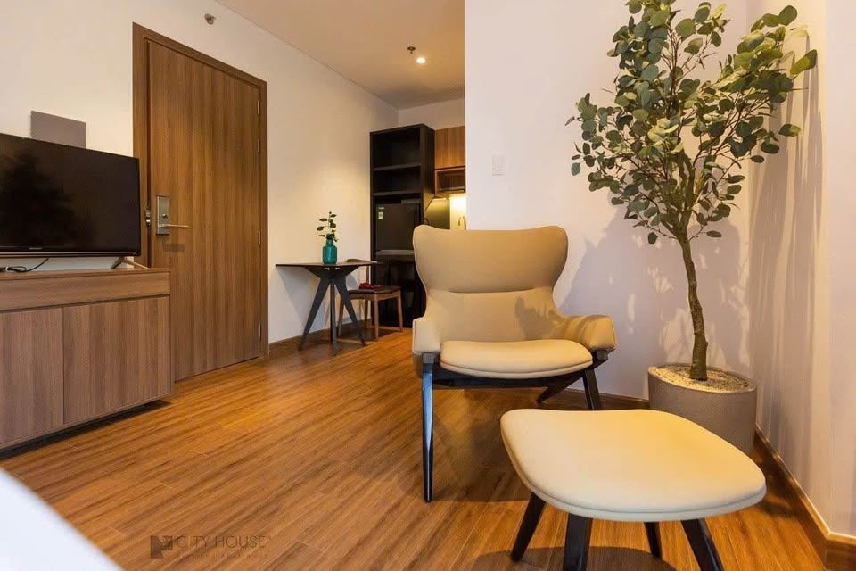 Căn Hộ 2PN, 2WC Hoàng Văn Thụ - Sổ Hồng Riêng - Giá Chỉ 1.8 Tỷ