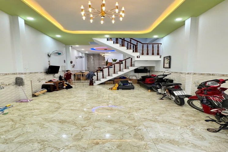 Nhà Hẻm Ô Tô Ngay Chợ Phạm Văn Bạch