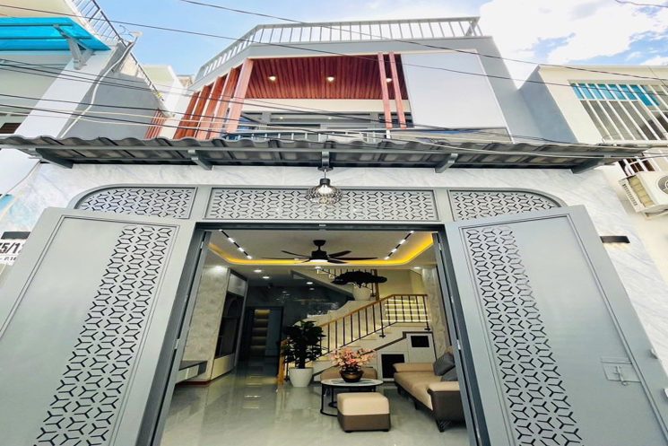 Nhà Gần Công Viên Làng Hoa Hẻm Cụt An Ninh Đường Trước Nhà 4m