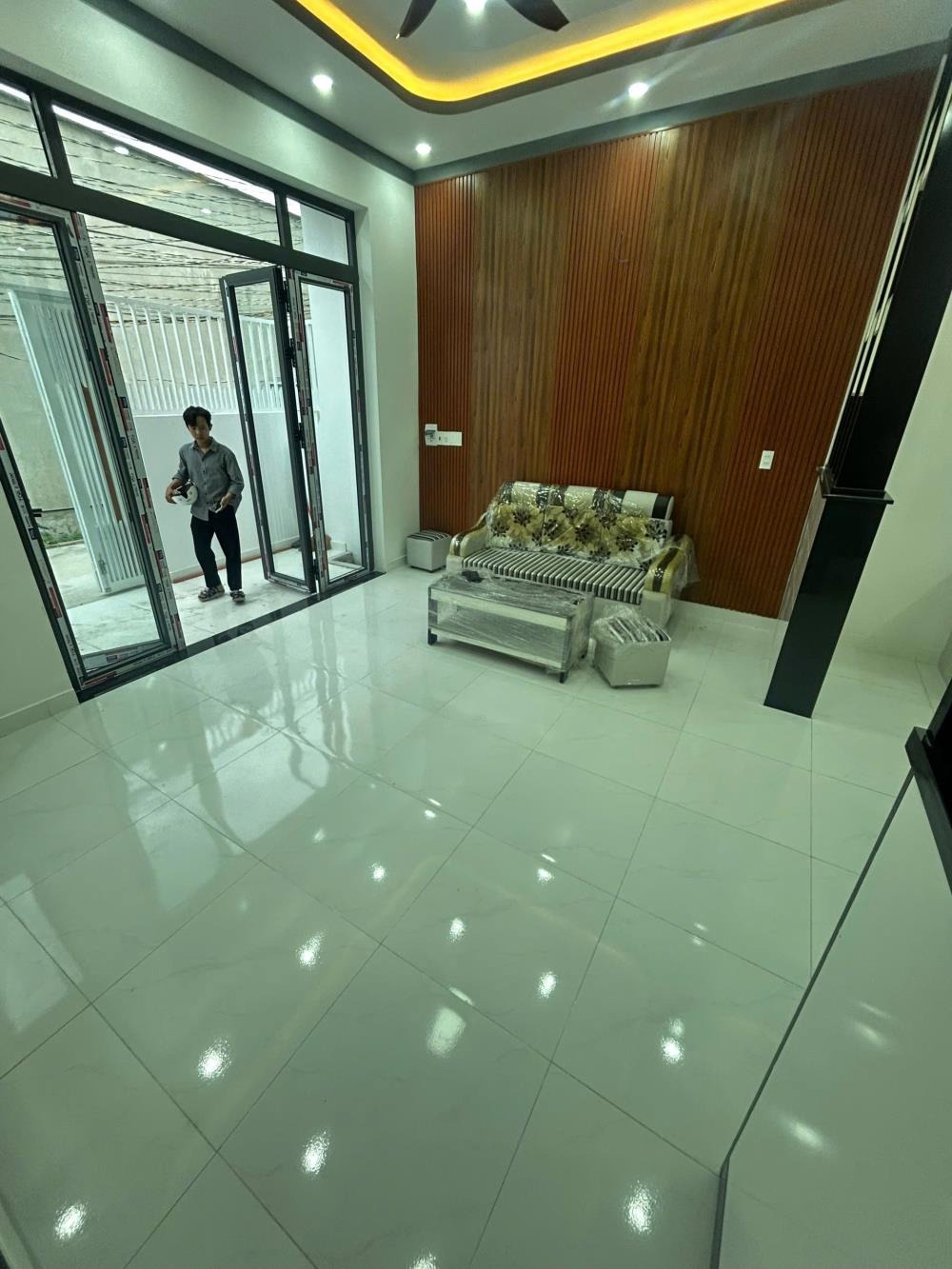 Nhà Chính Chủ Hóc Môn Sổ Hồng Riêng Giá 949 Triệu - Vị Trí Đắc Địa