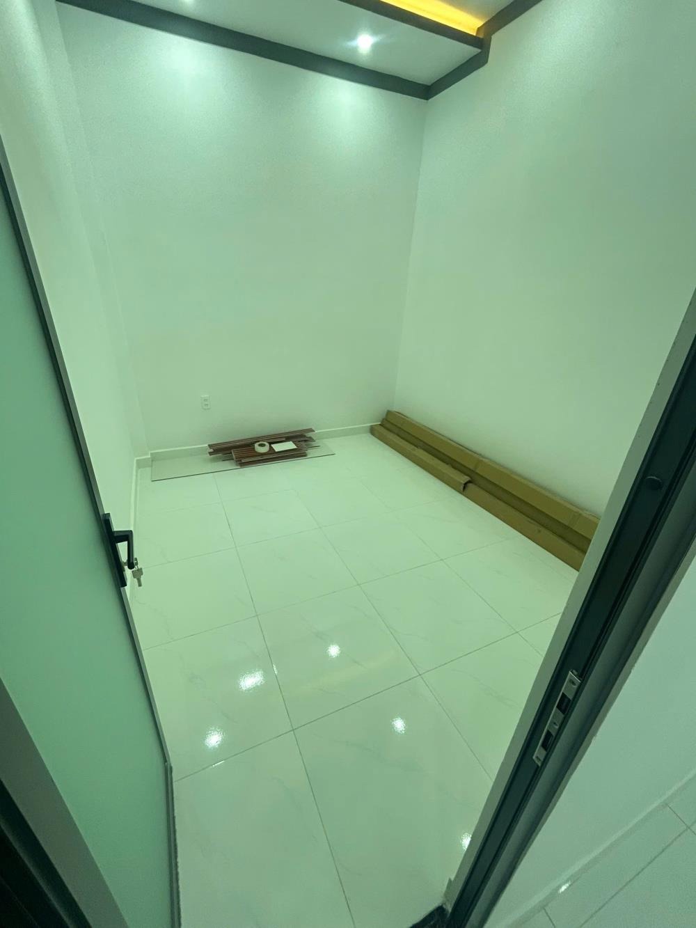 Nhà Chính Chủ Hóc Môn Sổ Hồng Riêng Giá 949 Triệu - Vị Trí Đắc Địa
