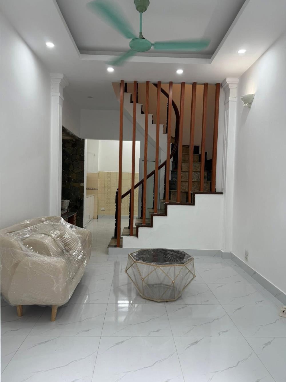 Nhà Đẹp Hồ Tây 35m2, 4 Tầng, Giá 7.96 Tỷ - Vị Trí Vàng