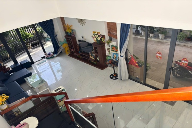 13,3 TỶ – BIỆT THỰ 3 TẦNG VEN SÔNG HÒA XUÂN – KIẾN TRÚC HIỆN ĐẠI, VỊ TRÍ ĐẮC ĐỊA TRÊN ĐƯỜNG TRẦN