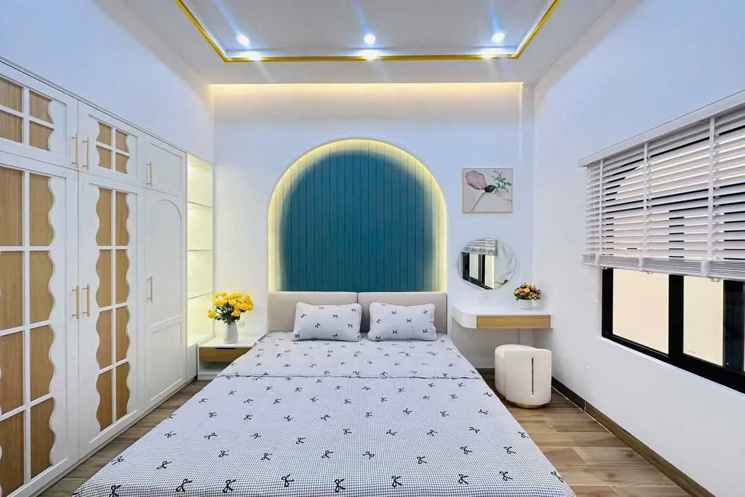 Nhà kiên cố, Mặt Phố, Trung Tâm Cẩm Lệ giá tốt. Nhà 3 tầng Mặt Tiền Đường Nguyễn Văn Huyên. Phía